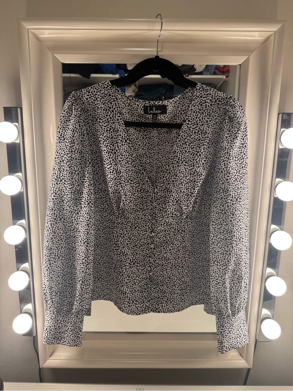 Lulu's Black Speckle Print V-Neck Long Sleeve Blouse